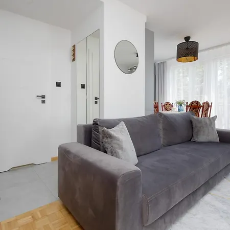 Spacious Close To Warsaw For 5 People By Renters Apartament *