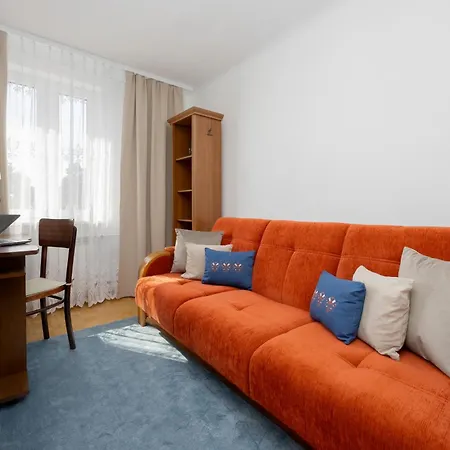 Apartament Spacious Close To Warsaw For 5 People By Renters *