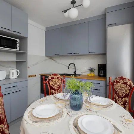 Apartament Spacious Close To Warsaw For 5 People By Renters Konstancin-Jeziorna