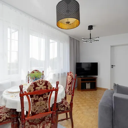 Spacious Close To Warsaw For 5 People By Renters Apartament *