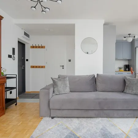 Lägenhet Spacious Close To Warsaw For 5 People By Renters