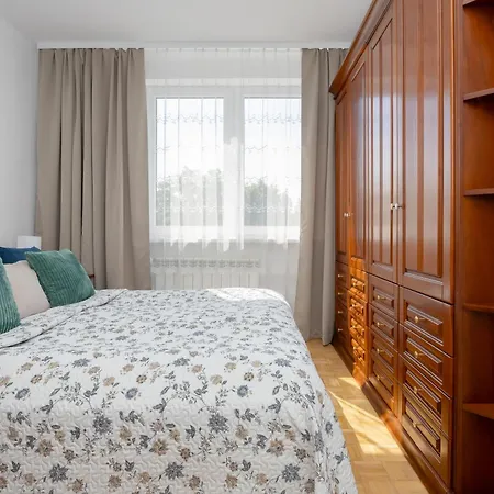 Lägenhet Spacious Close To Warsaw For 5 People By Renters Konstancin-Jeziorna