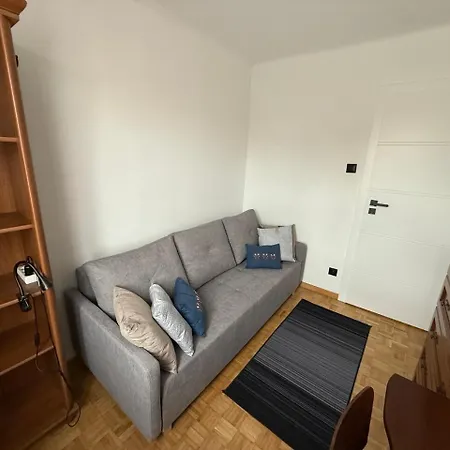 Spacious Close To Warsaw For 5 People By Renters Konstancin-Jeziorna