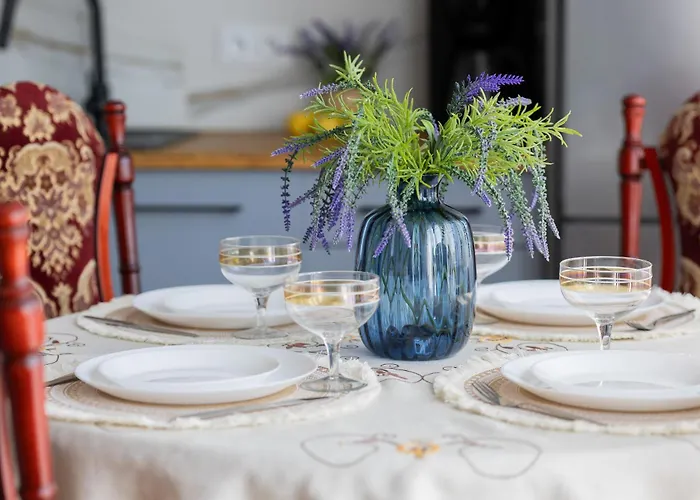 Spacious Close To Warsaw For 5 People By Renters Apartament Konstancin-Jeziorna