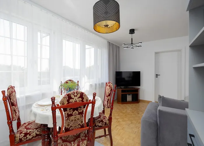 Spacious Close To Warsaw For 5 People By Renters Apartament