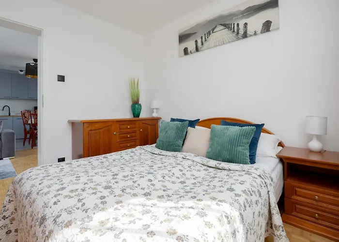 Spacious Close To Warsaw For 5 People By Renters Konstancin-Jeziorna