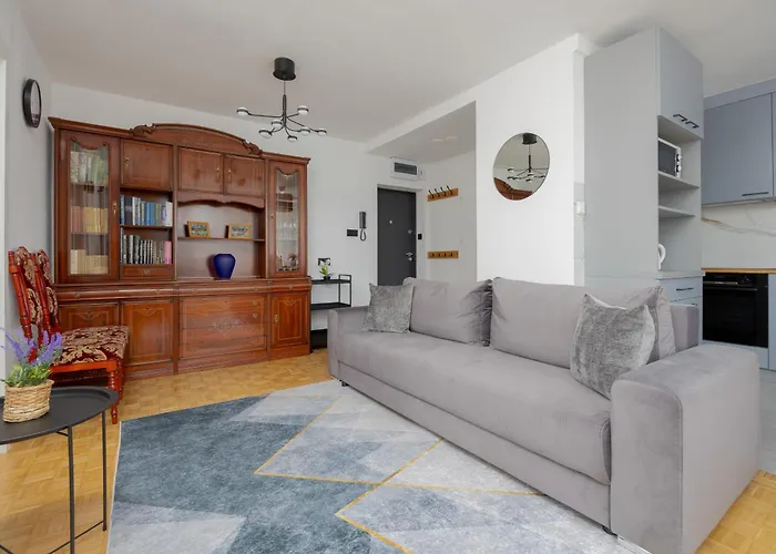 Spacious Close To Warsaw For 5 People By Renters Apartament *