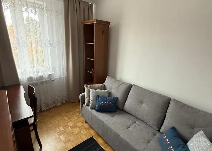 Spacious Close To Warsaw For 5 People By Renters Apartament *