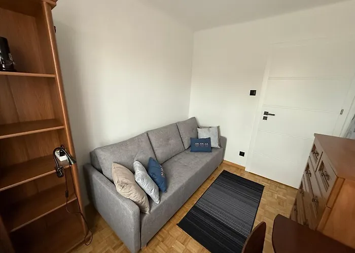 Spacious Close To Warsaw For 5 People By Renters Konstancin-Jeziorna