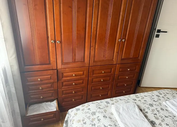 Spacious Close To Warsaw For 5 People By Renters *